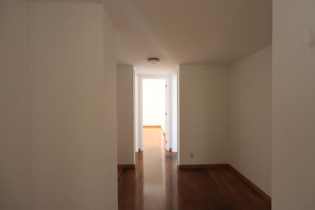 Apartamento para alugar com 177m², 4 quartos e 3 vagasCorredor