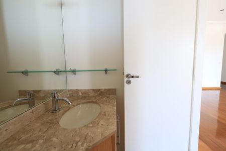 Apartamento para alugar com 177m², 4 quartos e 3 vagasLavabo