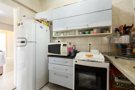 Cozinha de apartamento à venda com 1 quarto, 52m² em Cambuí, Campinas