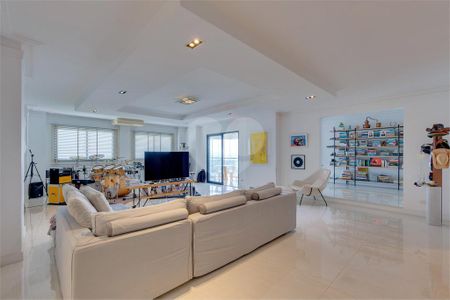 Apartamento à venda com 370m², 4 quartos e 5 vagas