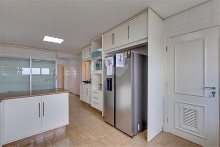 Apartamento à venda com 370m², 4 quartos e 5 vagas