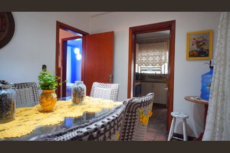 Casa à venda com 300m², 3 quartos e 3 vagasSala jantar/cozinha 