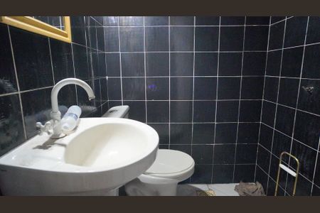 Casa à venda com 300m², 3 quartos e 3 vagasBanheiro 4