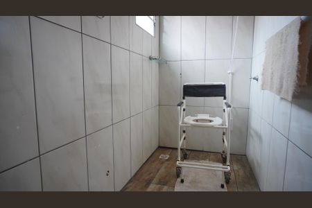 Casa à venda com 300m², 3 quartos e 3 vagasBanheiro 3 com acessibilidade 