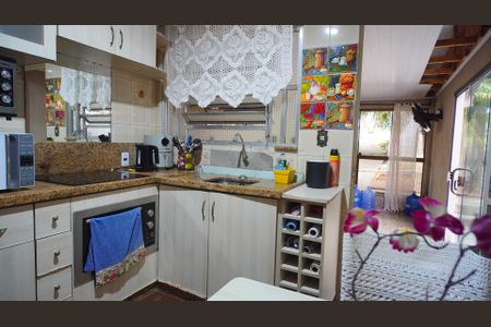 Casa à venda com 300m², 3 quartos e 3 vagasCozinha 