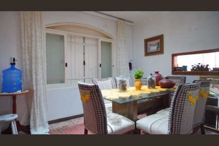 Casa à venda com 300m², 3 quartos e 3 vagasSala jantar 