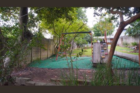 Casa à venda com 300m², 3 quartos e 3 vagasPátio fundos 