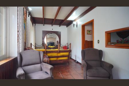 Sala de casa à venda com 3 quartos, 400m² em Camaquã, Porto Alegre