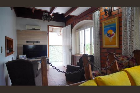 Sala  de casa à venda com 3 quartos, 400m² em Camaquã, Porto Alegre