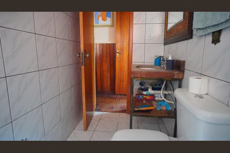 Casa à venda com 300m², 3 quartos e 3 vagasBanheiro 2