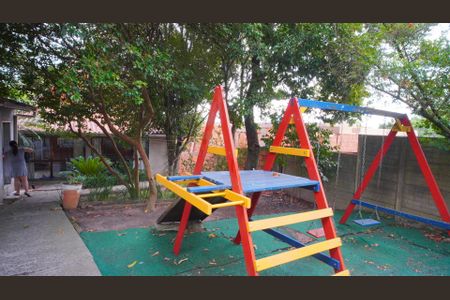 Casa à venda com 300m², 3 quartos e 3 vagasPlayground no pátio dos fundos 