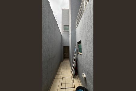 Casa à venda com 166m², 3 quartos e 3 vagas Casa à venda com 166m², 3 quartos e 3 vagasCorredor