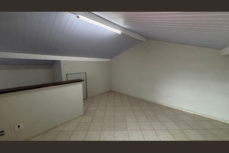 Casa à venda com 166m², 3 quartos e 3 vagas Casa à venda com 166m², 3 quartos e 3 vagasSótão