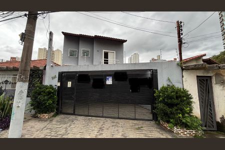 Casa à venda com 166m², 3 quartos e 3 vagas Casa à venda com 166m², 3 quartos e 3 vagasFachada