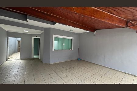 Casa à venda com 166m², 3 quartos e 3 vagas Casa à venda com 166m², 3 quartos e 3 vagasÁrea comum