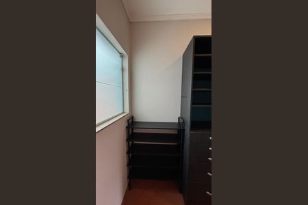 Casa à venda com 166m², 3 quartos e 3 vagas Casa à venda com 166m², 3 quartos e 3 vagasQuarto 2 Closet