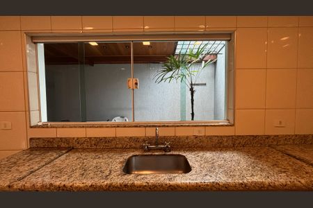 Casa à venda com 166m², 3 quartos e 3 vagas Casa à venda com 166m², 3 quartos e 3 vagasCozinha