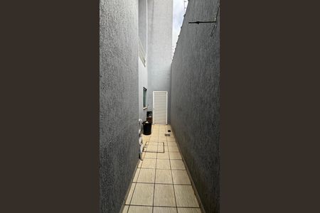 Casa à venda com 166m², 3 quartos e 3 vagas Casa à venda com 166m², 3 quartos e 3 vagasCorredor