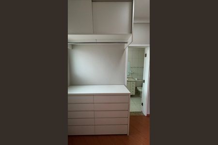 Casa à venda com 166m², 3 quartos e 3 vagas Casa à venda com 166m², 3 quartos e 3 vagasSuite Closet