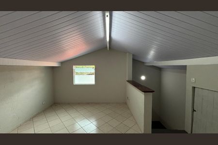 Casa à venda com 166m², 3 quartos e 3 vagas Casa à venda com 166m², 3 quartos e 3 vagasSótão
