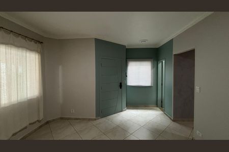 Casa à venda com 166m², 3 quartos e 3 vagas Casa à venda com 166m², 3 quartos e 3 vagasSala