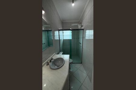 Casa à venda com 166m², 3 quartos e 3 vagas Casa à venda com 166m², 3 quartos e 3 vagasBanheiro