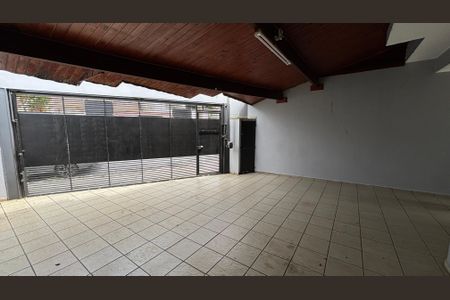 Casa à venda com 166m², 3 quartos e 3 vagas Casa à venda com 166m², 3 quartos e 3 vagasÁrea comum