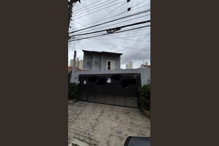 Casa à venda com 166m², 3 quartos e 3 vagas Casa à venda com 166m², 3 quartos e 3 vagasFachada