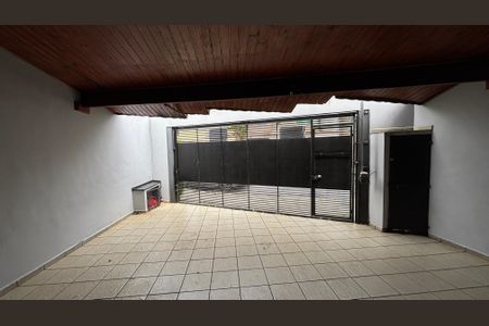 Casa à venda com 166m², 3 quartos e 3 vagas Casa à venda com 166m², 3 quartos e 3 vagasÁrea comum