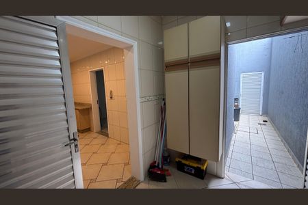 Casa à venda com 166m², 3 quartos e 3 vagas Casa à venda com 166m², 3 quartos e 3 vagasÁrea de Serviço
