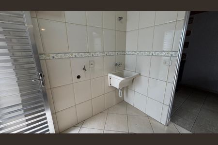 Casa à venda com 166m², 3 quartos e 3 vagas Casa à venda com 166m², 3 quartos e 3 vagasÁrea de Serviço