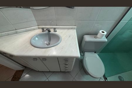 Casa à venda com 166m², 3 quartos e 3 vagas Casa à venda com 166m², 3 quartos e 3 vagasBanheiro