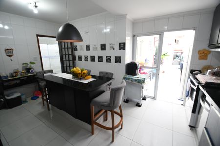 Casa à venda com 163m², 3 quartos e 2 vagasCozinha