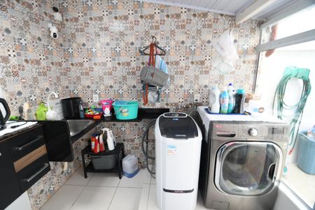 Casa à venda com 163m², 3 quartos e 2 vagasÁrea de Serviço