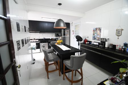 Casa à venda com 163m², 3 quartos e 2 vagasCozinha