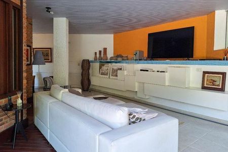 Casa à venda com 4 quartos, 320m² em Maria Paula, Niterói