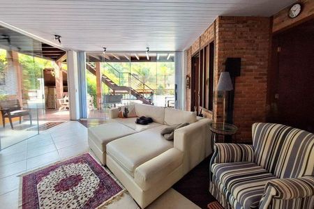 Casa à venda com 4 quartos, 320m² em Maria Paula, Niterói