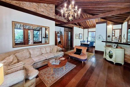 Casa à venda com 4 quartos, 320m² em Maria Paula, Niterói