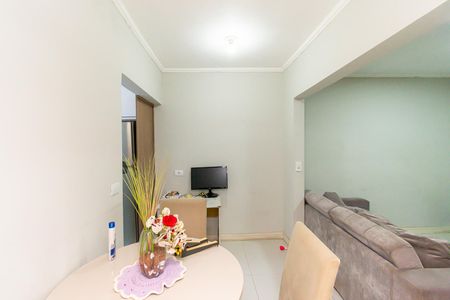 Sala de casa para alugar com 2 quartos, 90m² em Jardim Tango, São Paulo