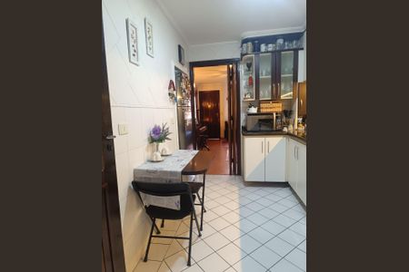 Cozinha de casa de condomínio para alugar com 3 quartos, 120m² em Uberaba, Curitiba