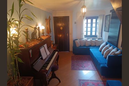 Sala de casa de condomínio para alugar com 3 quartos, 120m² em Uberaba, Curitiba