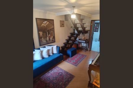 Sala de casa de condomínio para alugar com 3 quartos, 120m² em Uberaba, Curitiba