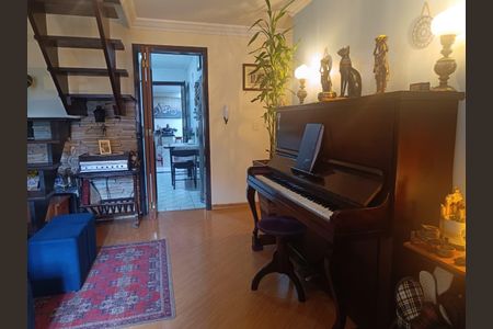 Casa de condomínio para alugar com 170m², 3 quartos e 2 vagas Casa de condomínio para alugar com 170m², 3 quartos e 2 vagasSala