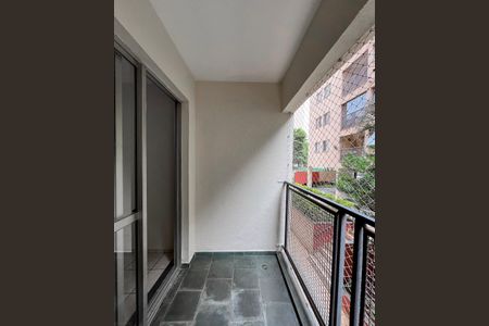 Sacada de apartamento para alugar com 3 quartos, 64m² em Jardim Santa Emilia, São Paulo