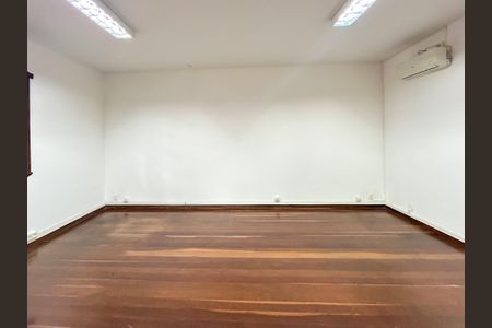 Casa à venda com 6 quartos, 420m² em São José, Belo Horizonte