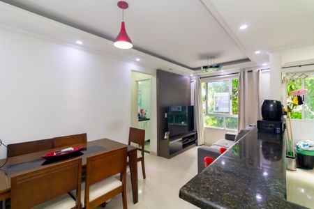 Sala de apartamento para alugar com 2 quartos, 52m² em Santa Etelvina, São Paulo