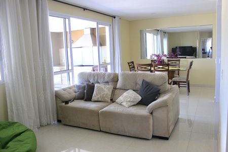 Sala  de apartamento para alugar com 3 quartos, 114m² em Vila Galvão, Guarulhos