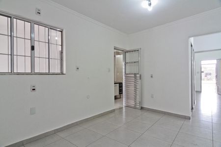 Casa para alugar com 150m², 3 quartos e 2 vagasCorredor