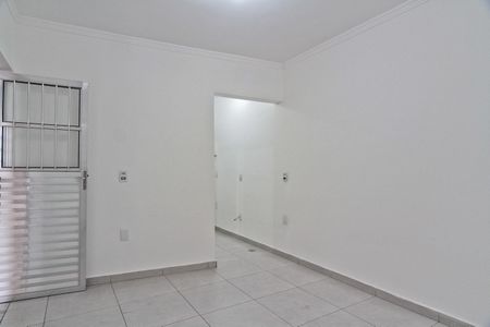 Casa para alugar com 150m², 3 quartos e 2 vagasCorredor