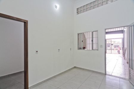 Casa para alugar com 150m², 3 quartos e 2 vagasSala